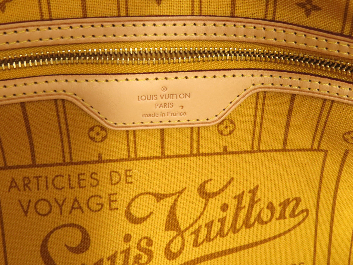 LOUIS VUITTON Monogram Neverfull GM Tote Bag