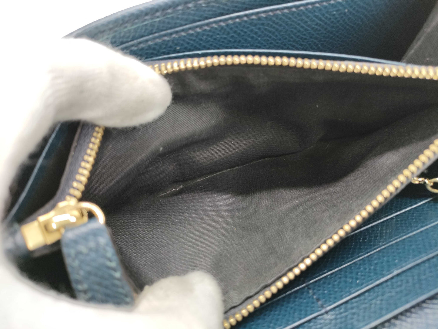 Salvatore Ferragamo Gancini wallet wallet