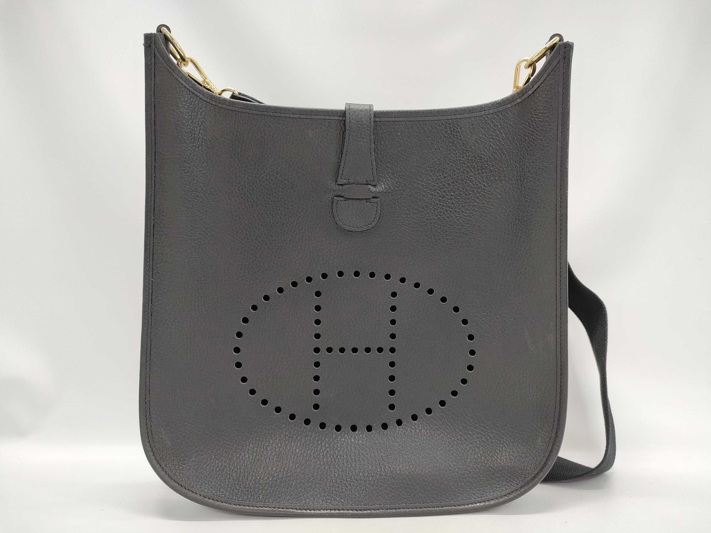HERMES Evelyn □A Stamp Black Gold Hardware Shoulder Bag
