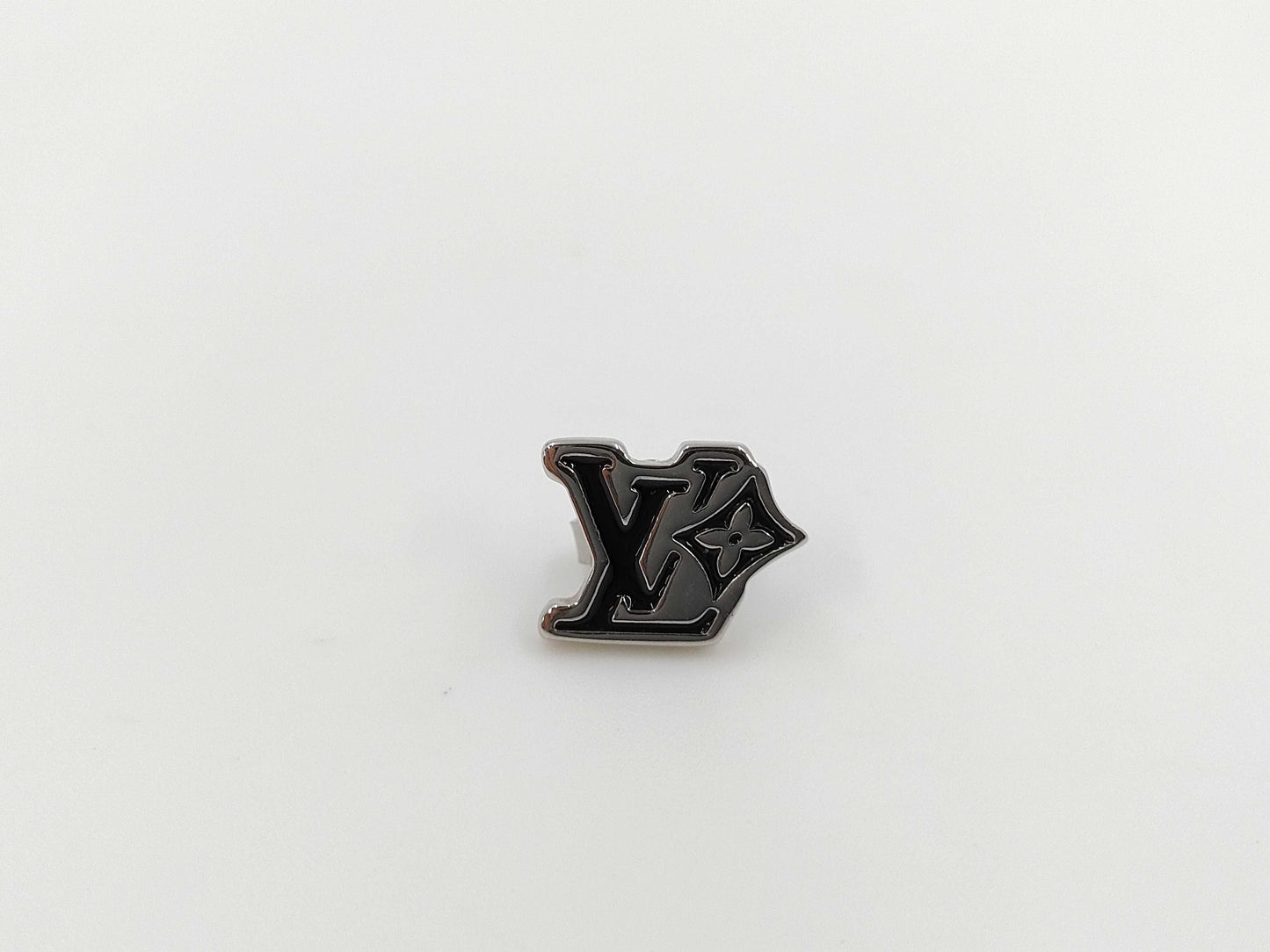 LOUIS VUITTON LV Flower M02713 Earrings