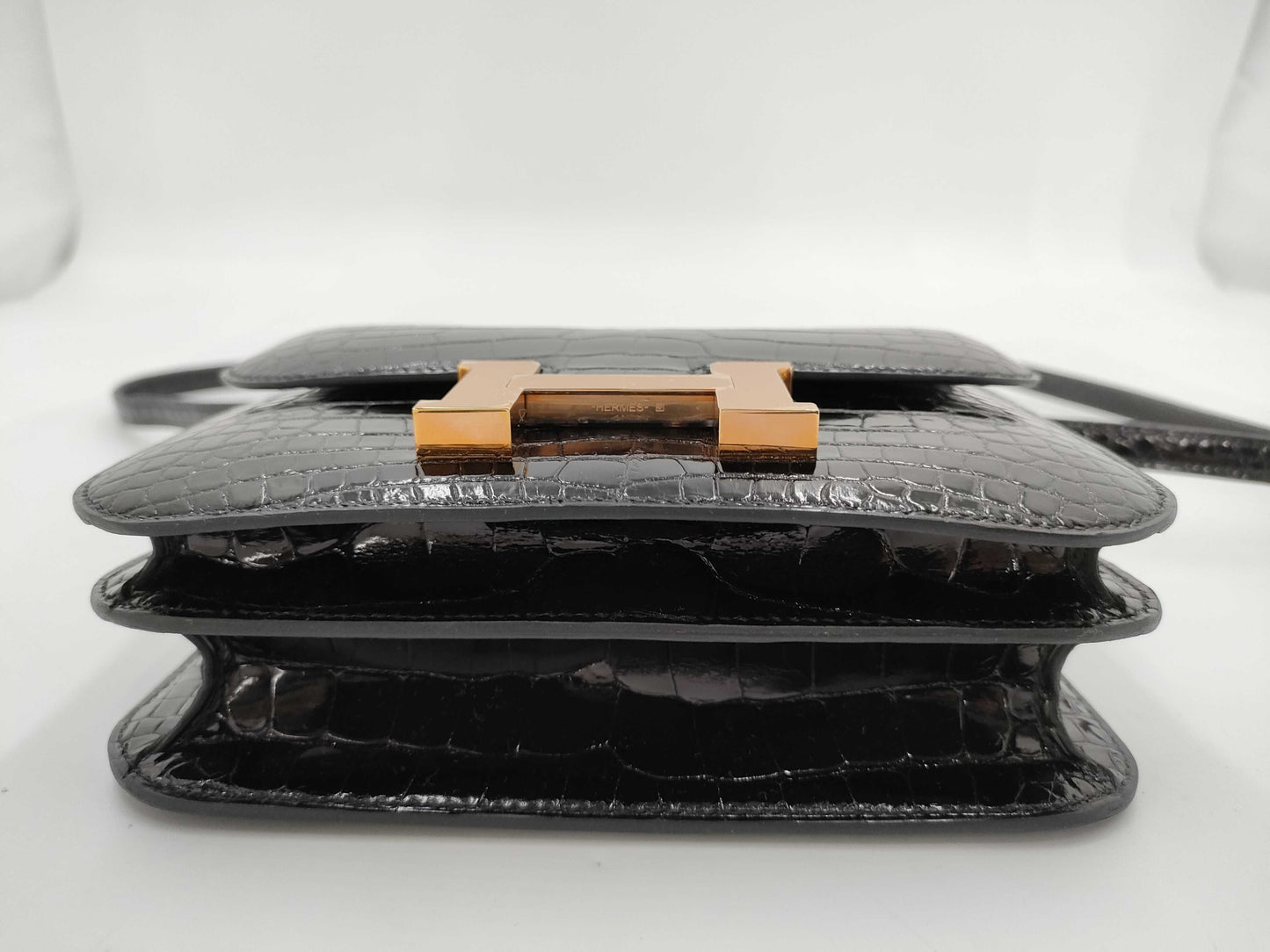 HERMES HERMES Constance Mini 18 Alligator Lisse Black Y Stamp Gold Hardware Shoulder Bag