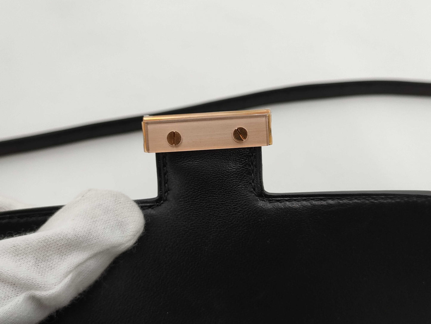 HERMES HERMES Constance Mini 18 Alligator Lisse Black Y Stamp Gold Hardware Shoulder Bag