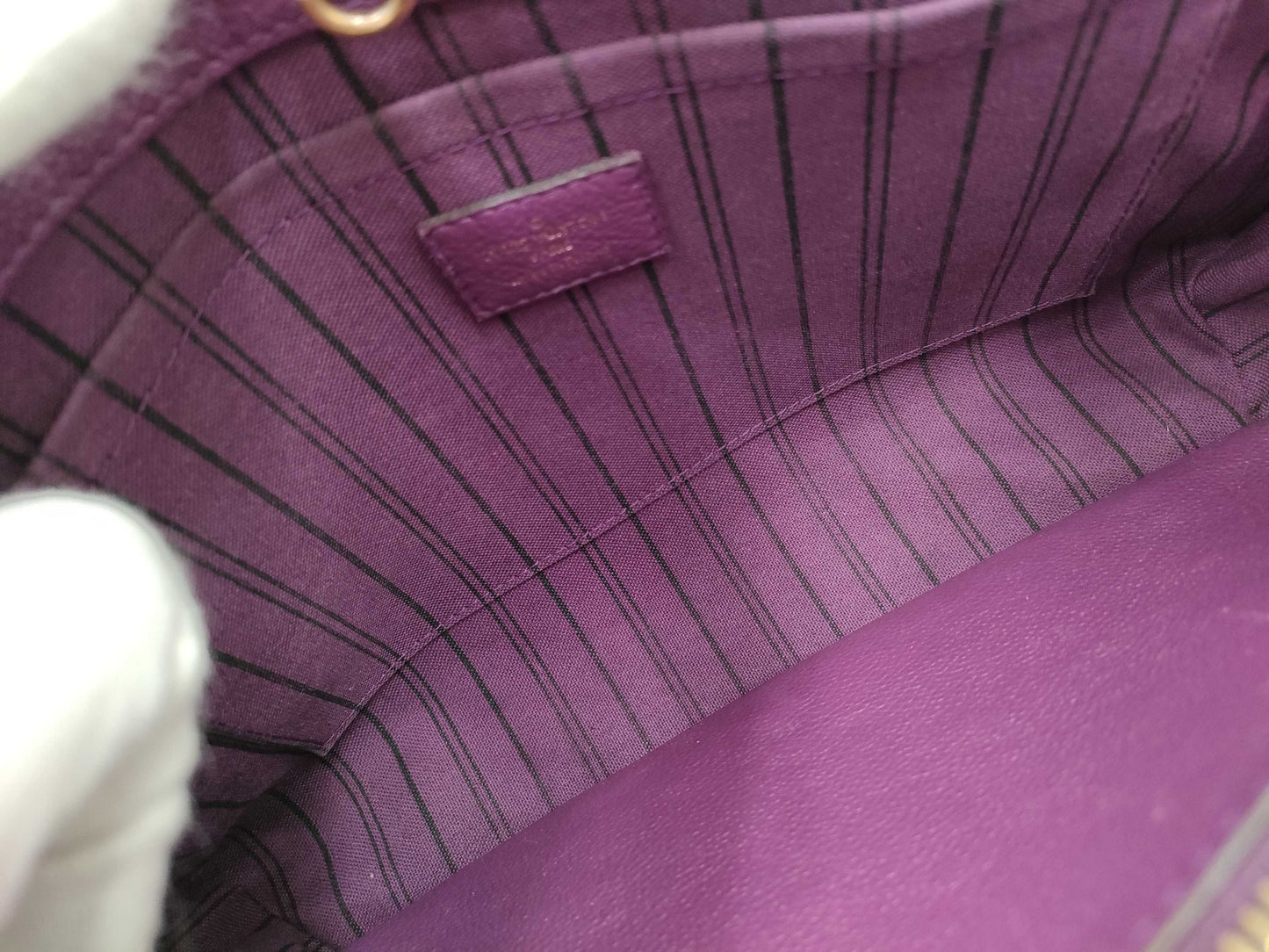 LOUIS VUITTON Louis Vuitton Montaigne Bag Handbag