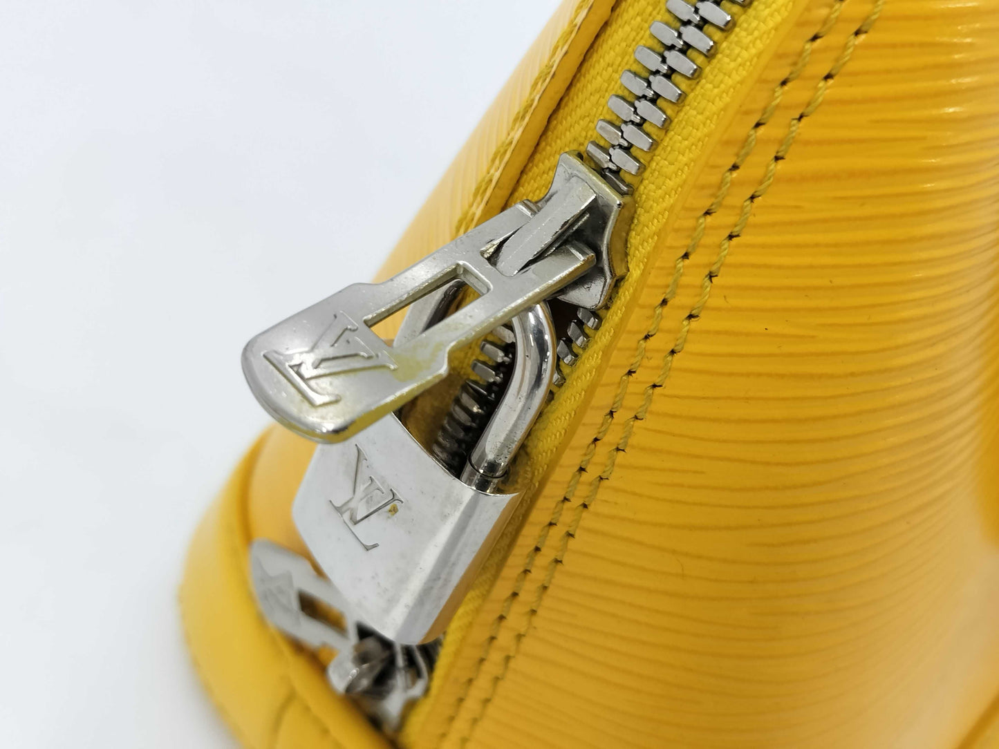 LOUIS VUITTON Louis Vuitton Alma BB Handbag