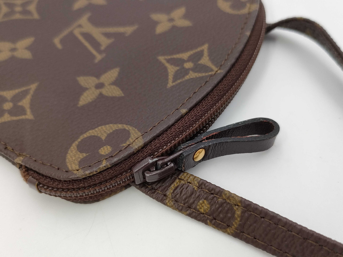 LOUIS VUITTON Monogram Pochette Secret M45484 Shoulder Bag