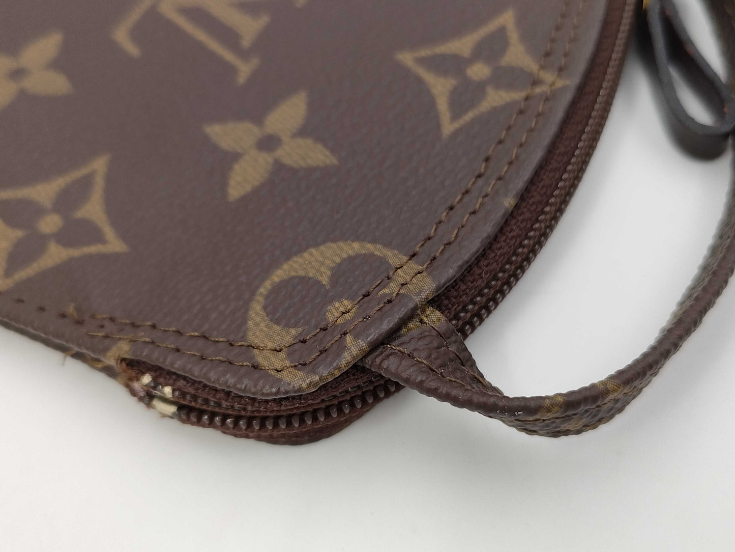 LOUIS VUITTON Monogram Pochette Secret M45484 Shoulder Bag