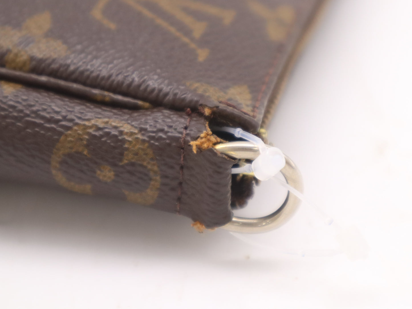 LOUIS VUITTON M51980 Monogram Pochette Accessoires Pouch with Shoulder Strap