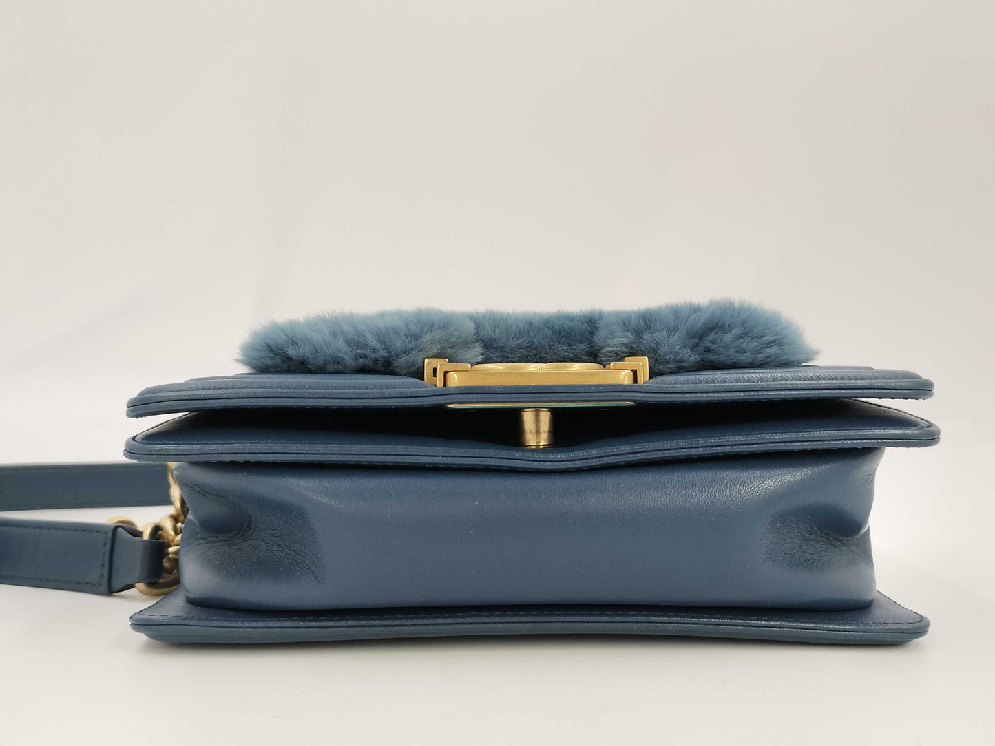 CHANEL Boy Chanel 23 Series B1637 Shoulder Bag