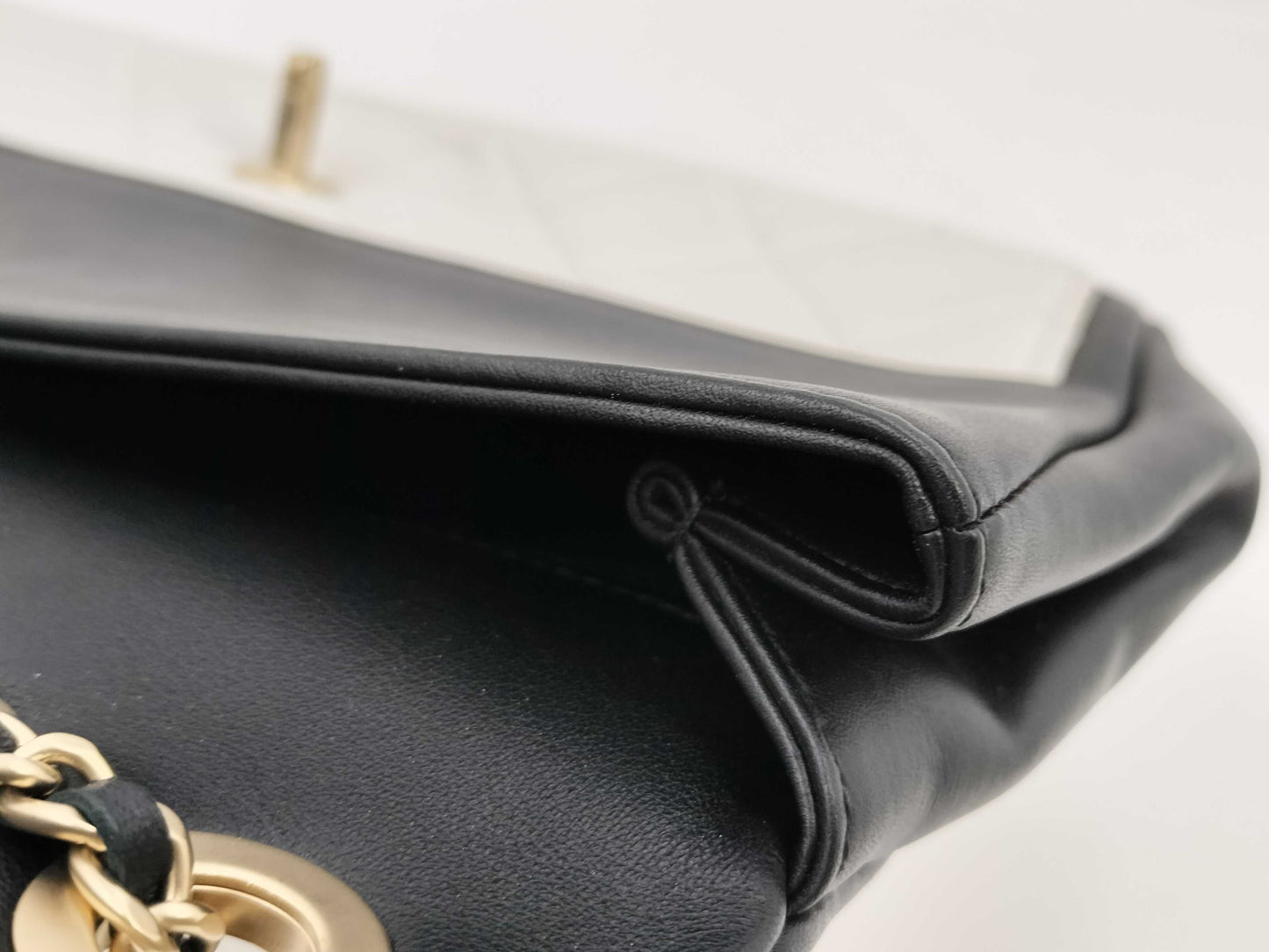 CHANEL Matelasse Shoulder Bag, 19th Series, B1645