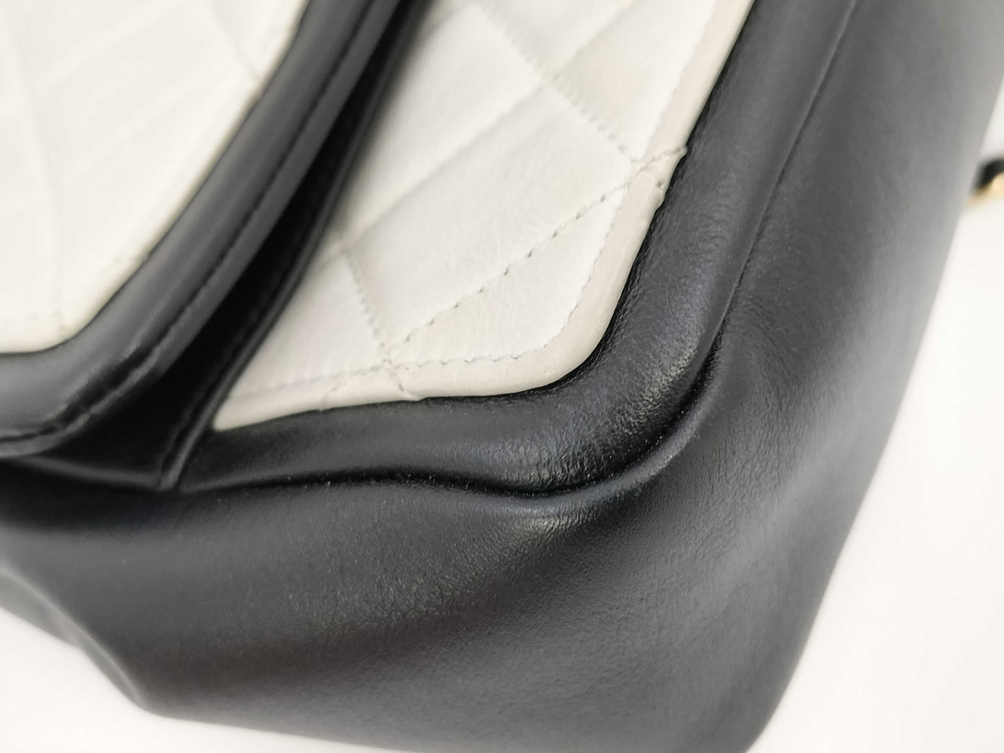 CHANEL Matelasse Shoulder Bag, 19th Series, B1645