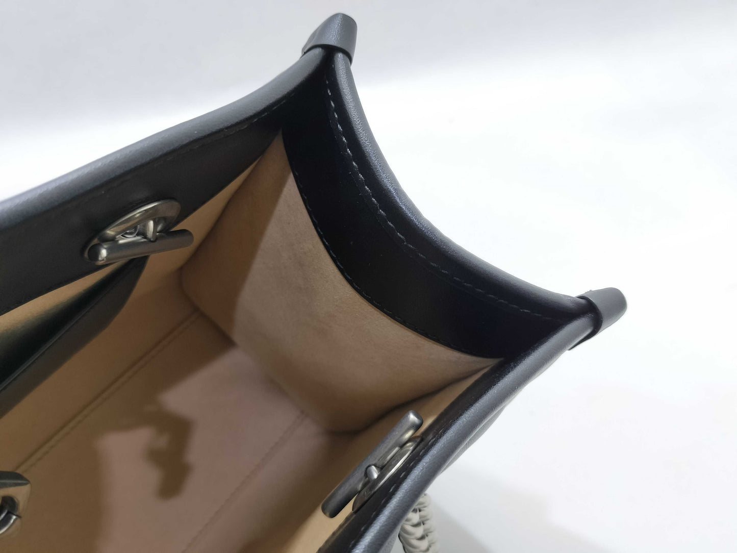 GUCCI GG Marmont Leather Chain Shoulder Bag