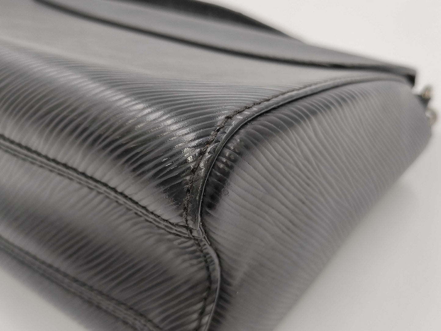 LOUIS VUITTON Twist Shoulder Bag