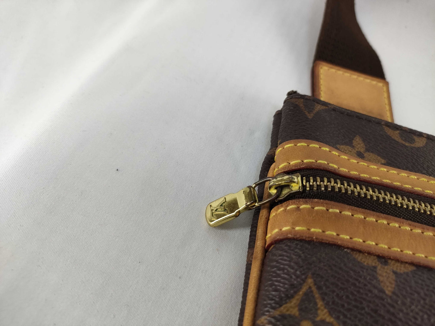LOUIS VUITTON M40044 Monogram HK-LV M40044 Pochette Bosphore shoulder bag