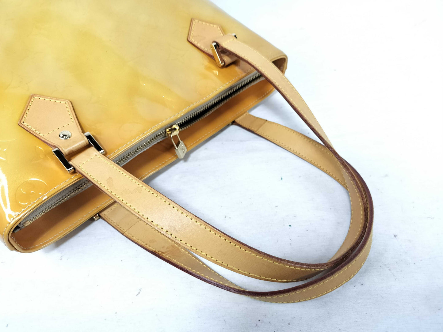 LOUIS VUITTON M91055 Vernis Houston Shoulder Bag