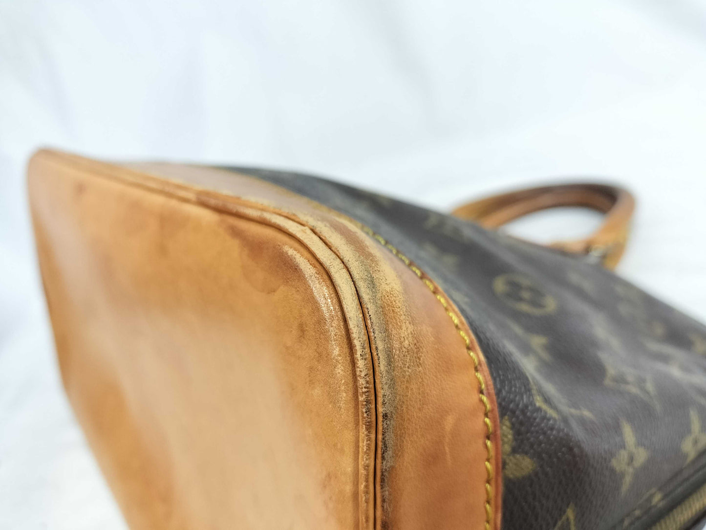 LOUIS VUITTON M51130 Monogram Louis Vuitton Alma Handbag M51130 BA1914 with Lock