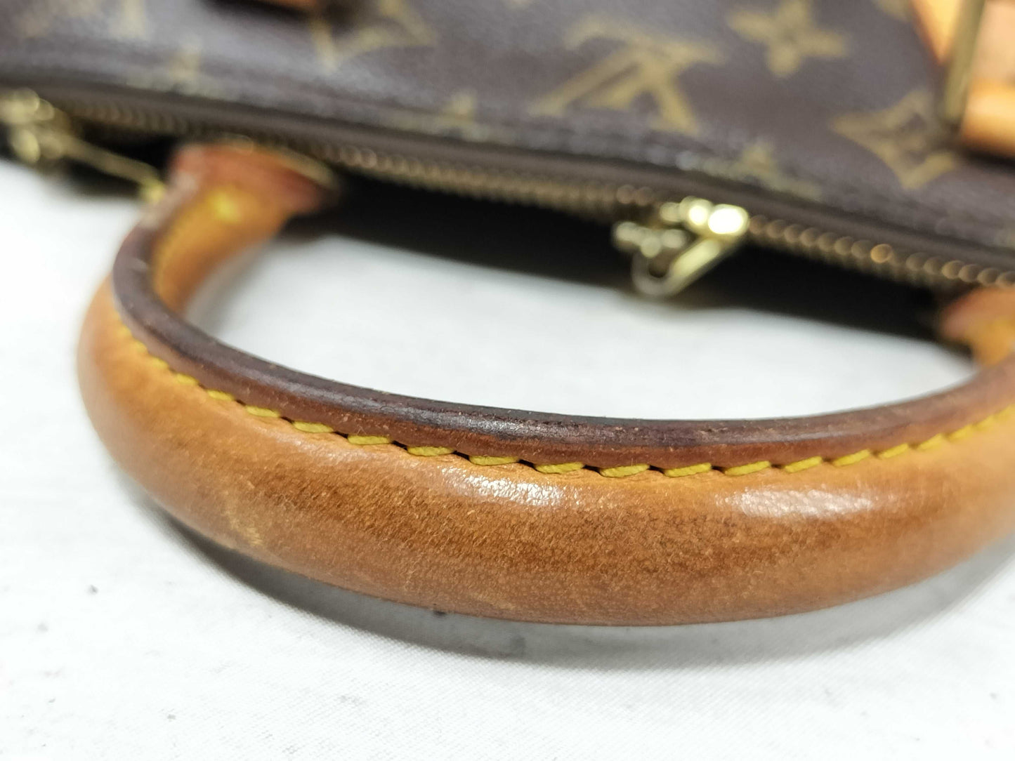 LOUIS VUITTON M51130 Monogram Louis Vuitton Alma Handbag M51130 BA1914 with Lock