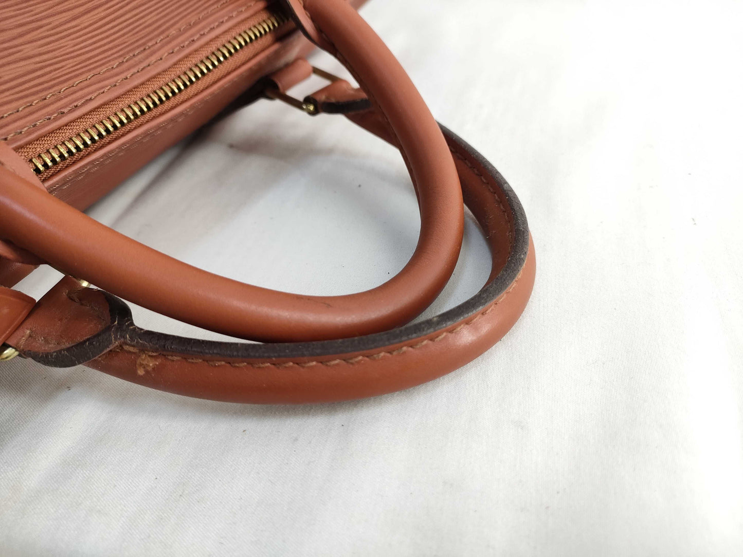 LOUIS VUITTON M43003 Epi Louis Vuitton Speedy 30 M43003 VI0965 Handbag