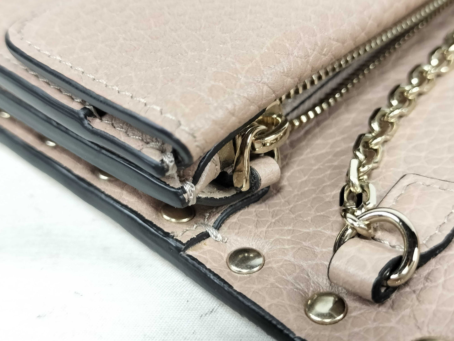 VALENTINO QT - Valentino Garavani Rockstud leather crossbody bag shoulder bag