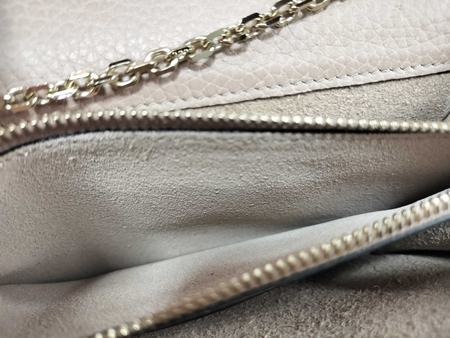 VALENTINO QT - Valentino Garavani Rockstud leather crossbody bag shoulder bag