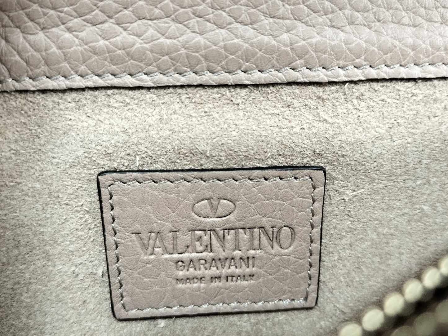 VALENTINO QT - Valentino Garavani Rockstud leather crossbody bag shoulder bag