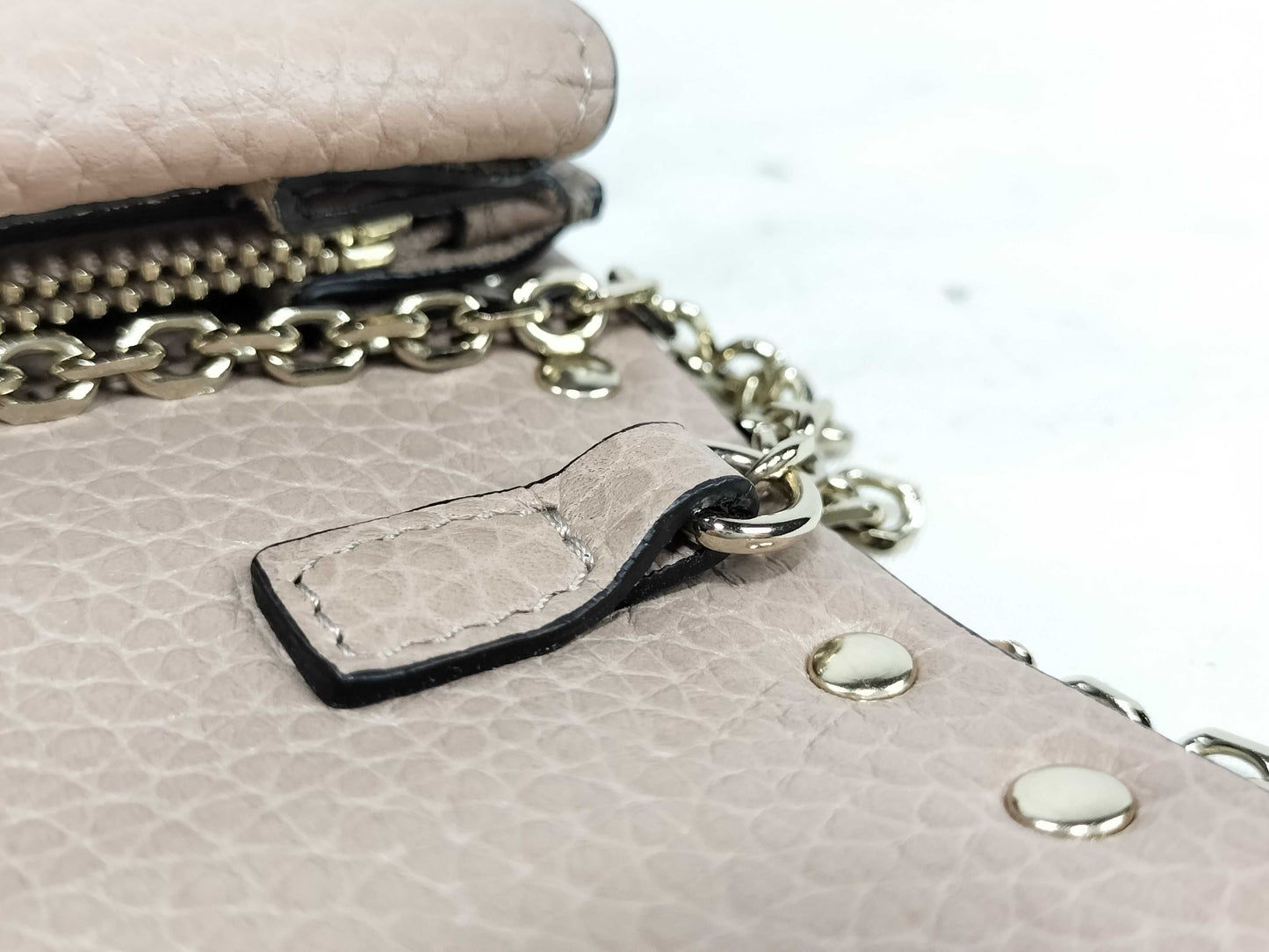 VALENTINO QT - Valentino Garavani Rockstud leather crossbody bag shoulder bag
