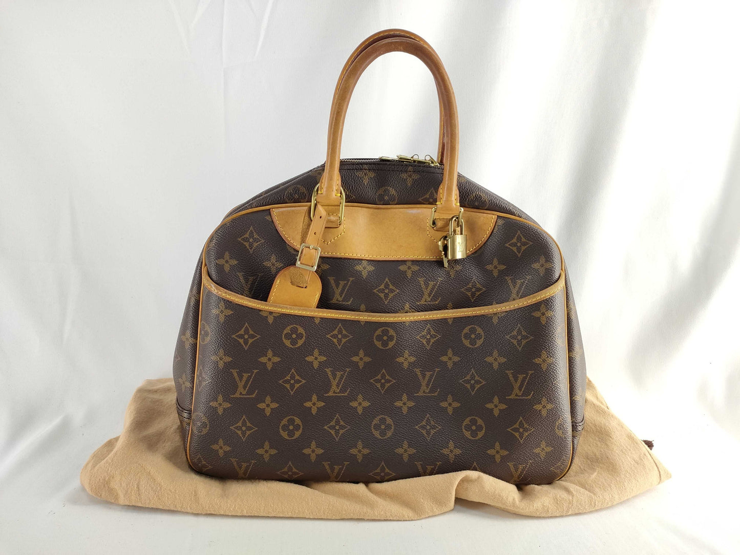 LOUIS VUITTON Monogram LOUIS VUITTON Deauville Monogram Handbag M47270 Handbag