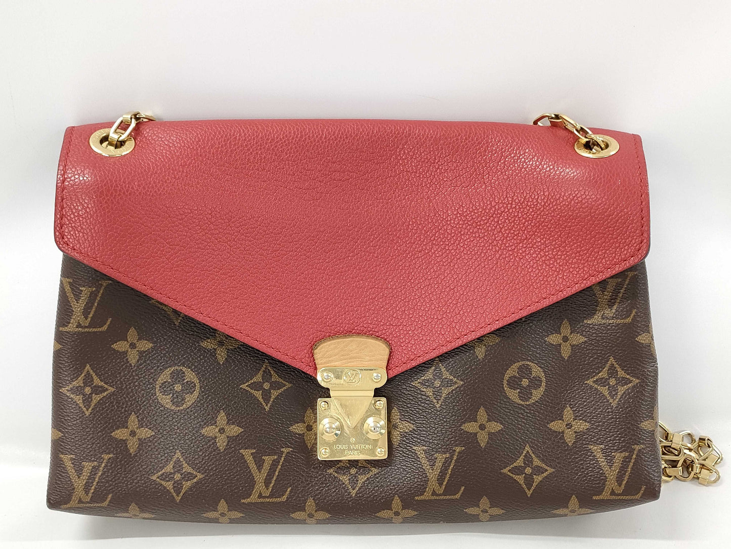 LOUIS VUITTON Pallas Chain Monogram M41201 Shoulder Bag