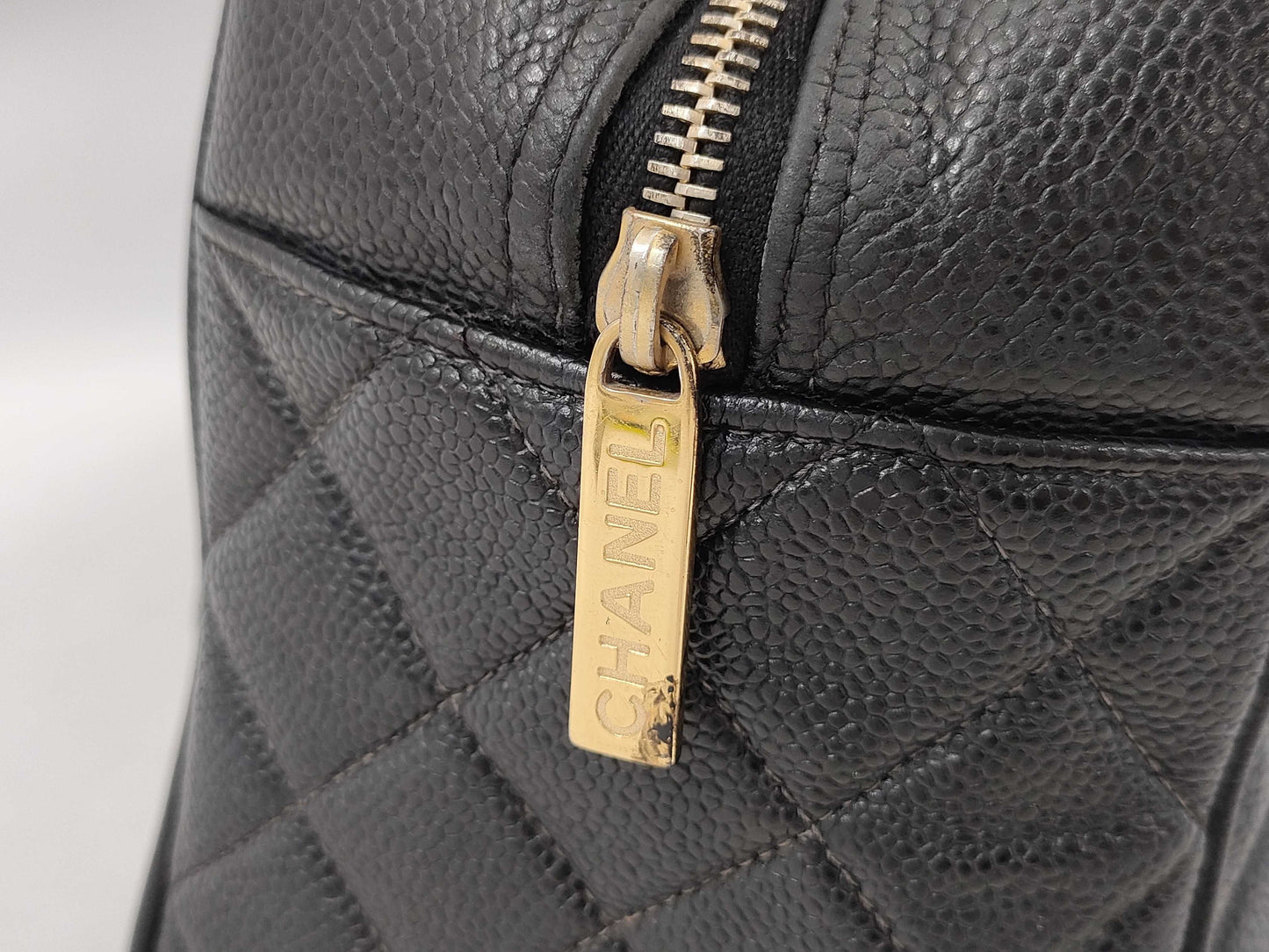CHANEL Caviar Skin Large Coco Mark Bowling Handbag