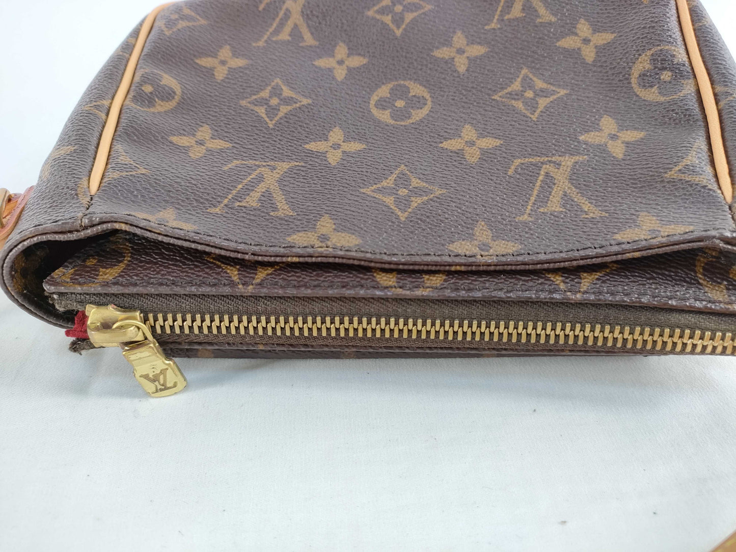 LOUIS VUITTON Monogram Louis Vuitton Monogram Viva Cite PM Shoulder Bag