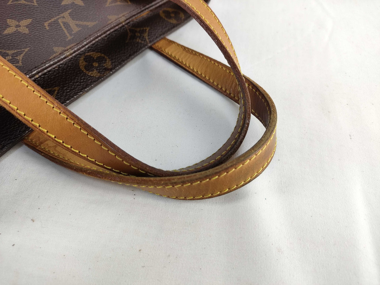 LOUIS VUITTON Monogram Louis Vuitton Monogram Handbag