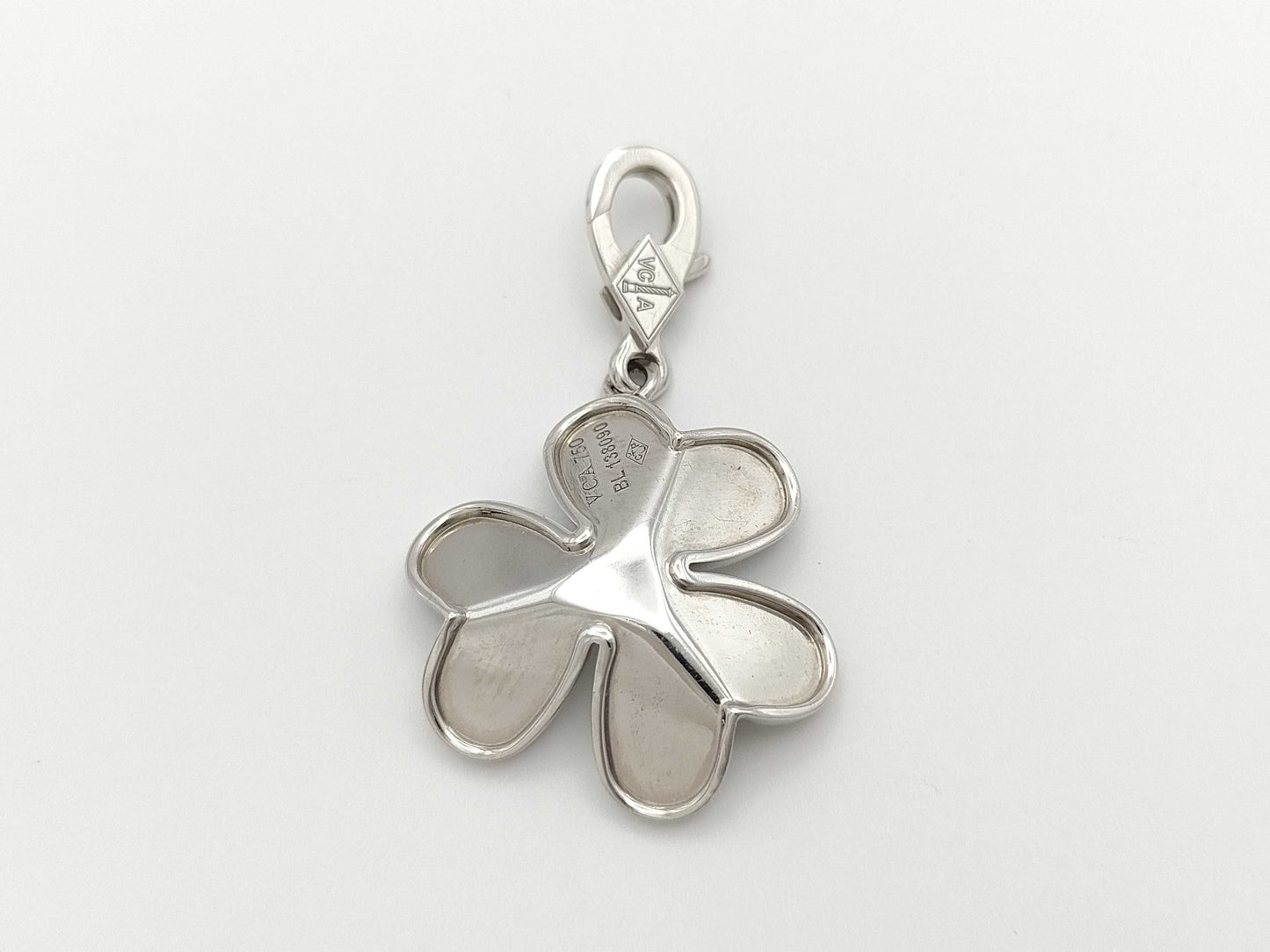 Van Cleef & Arpels Frivole 3PD White Gold 750 6.1g Pendant Top