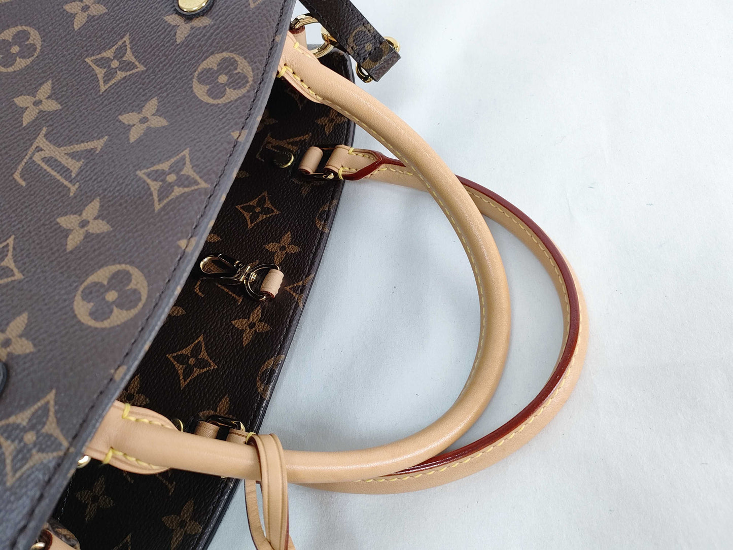 LOUIS VUITTON M41056 Monogram LOUIS VUITTON Monogram Louis Vuitton M41056 Montaigne MM Handbag Handbag
