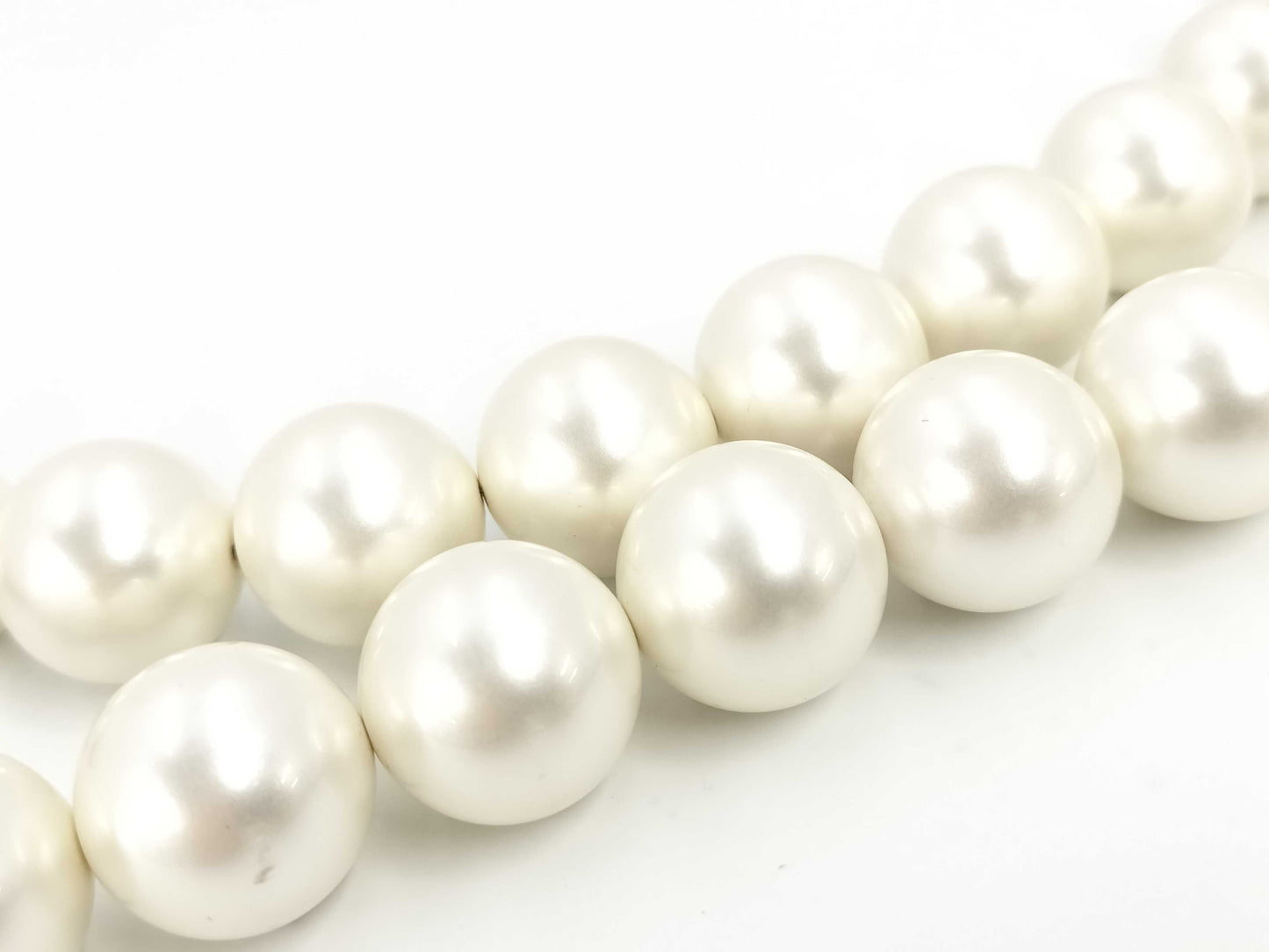 CHANEL Matelasse Pearl Lambskin Shoulder Bag, No. 30
