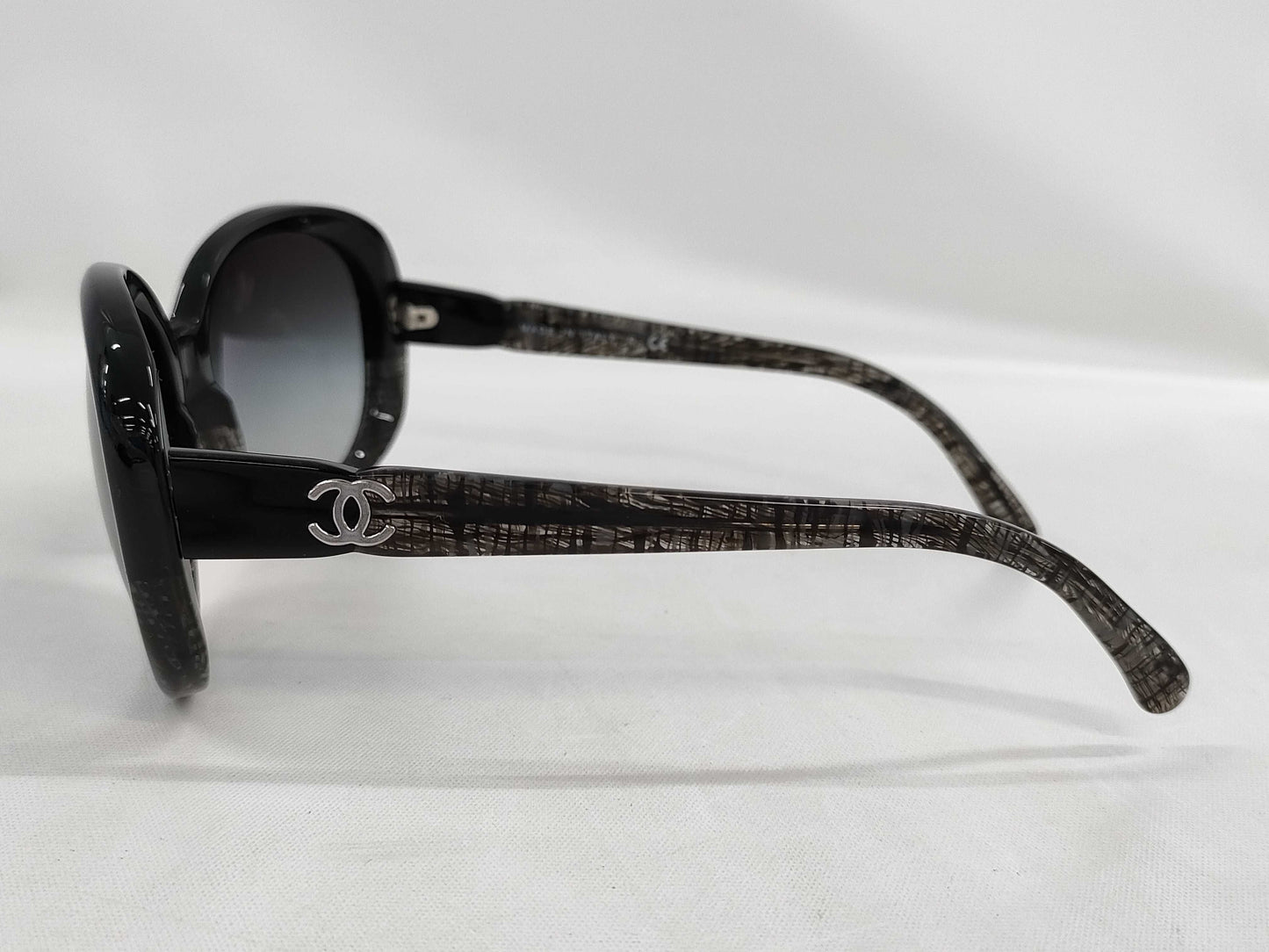 CHANEL sunglasses Sunglasses and glasses