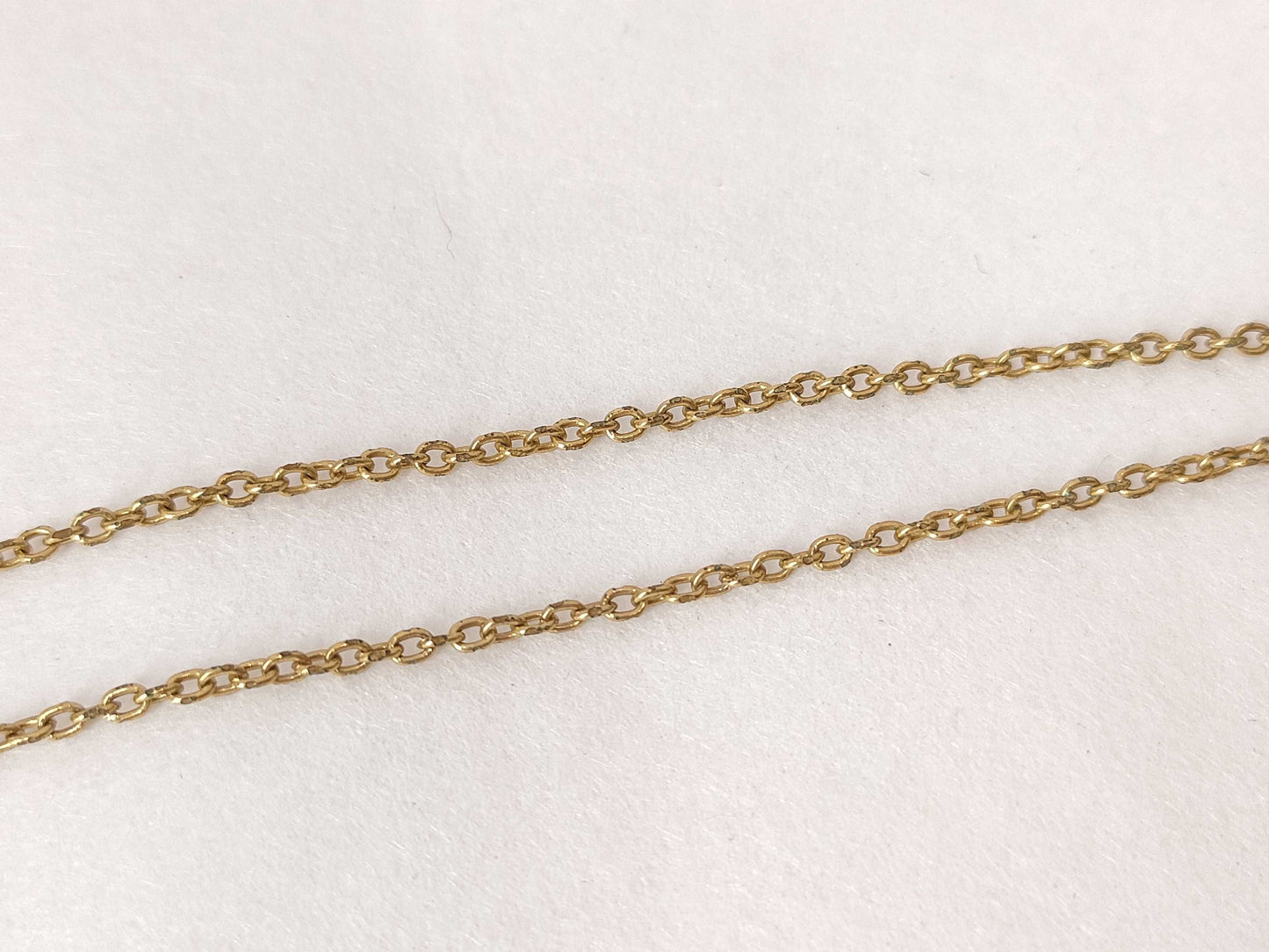 LOUIS VUITTON Essential V Necklace Necklace