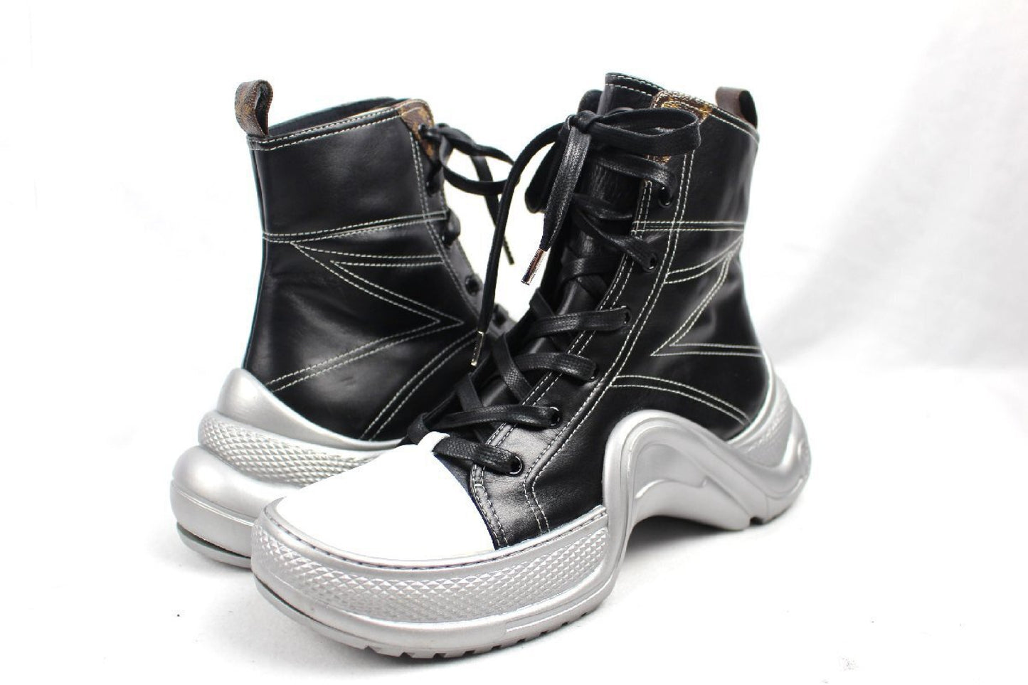 LOUIS VUITTON Arclight Line Sneakers Men's Size 42
