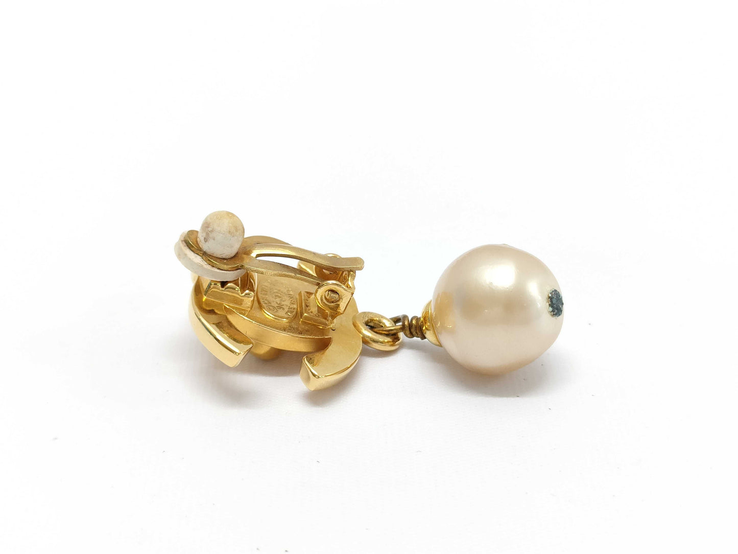 CHANEL Turnlock Pearl and Gold Earrings 96A Earrings