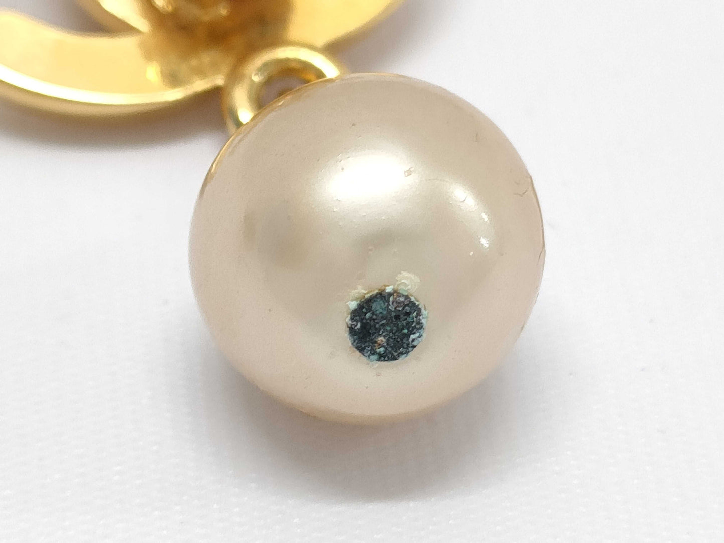 CHANEL Turnlock Pearl and Gold Earrings 96A Earrings
