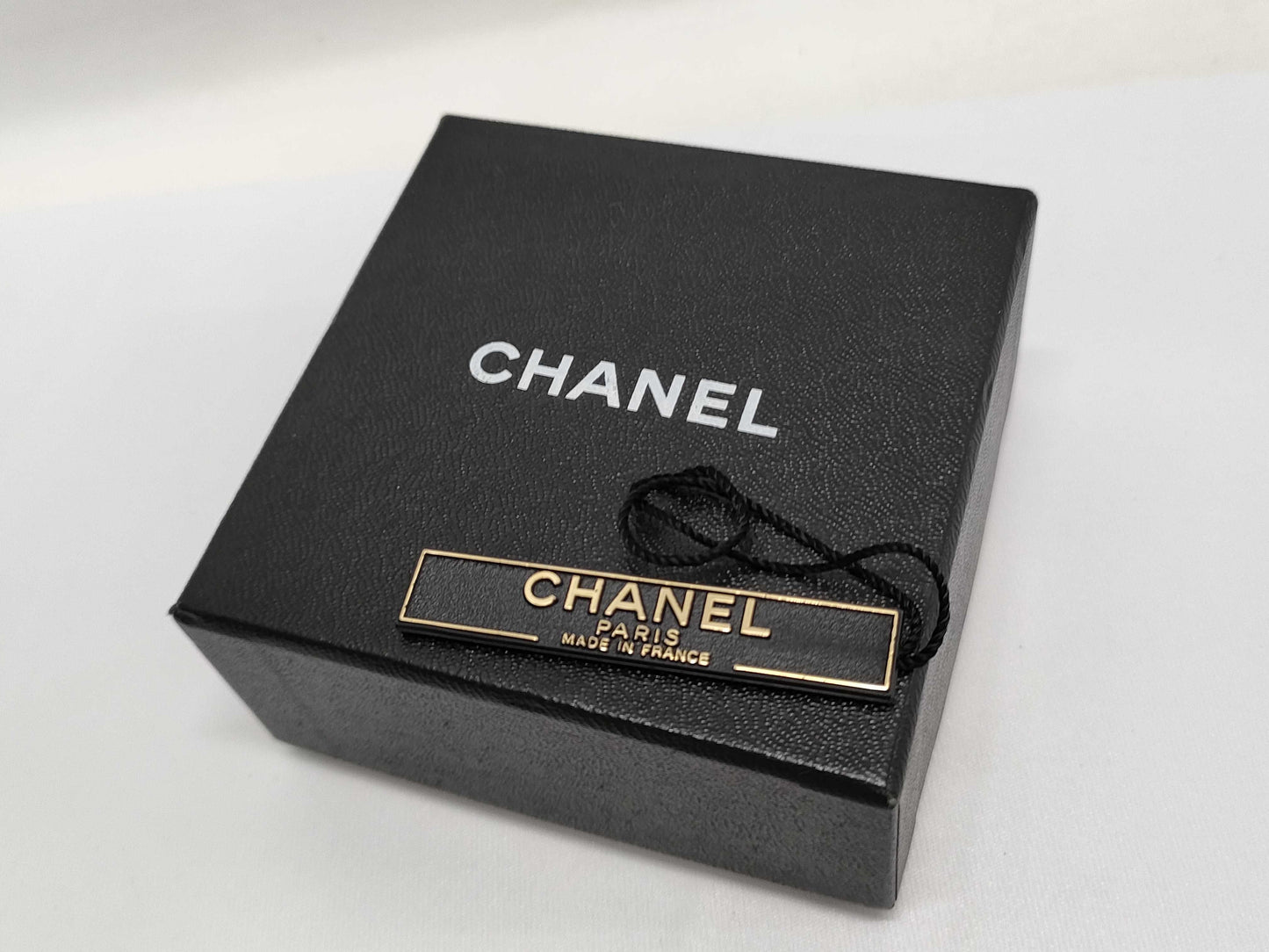 CHANEL Turnlock Pearl and Gold Earrings 96A Earrings