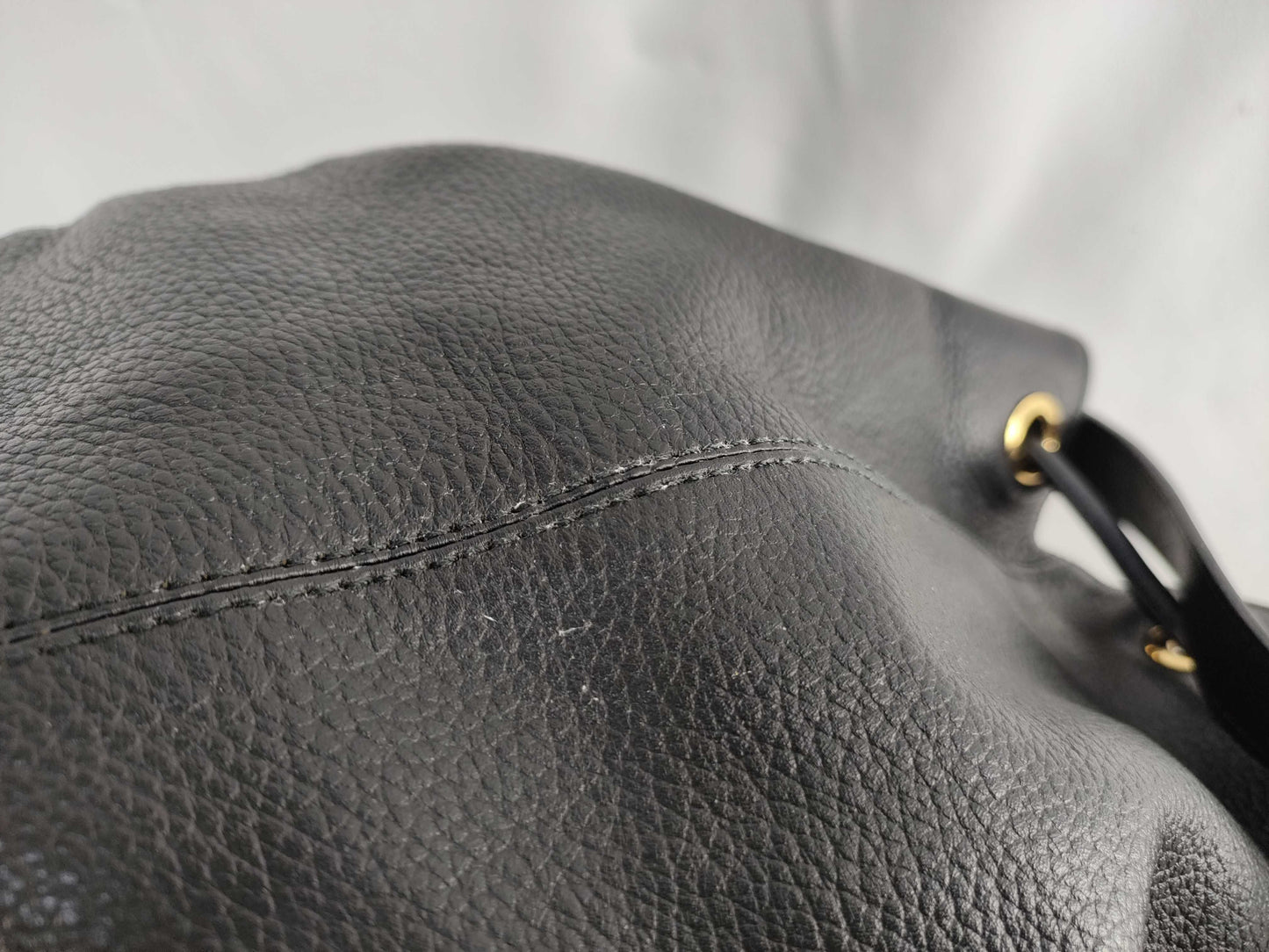 BURBERRY Drawstring Leather Shoulder Bag