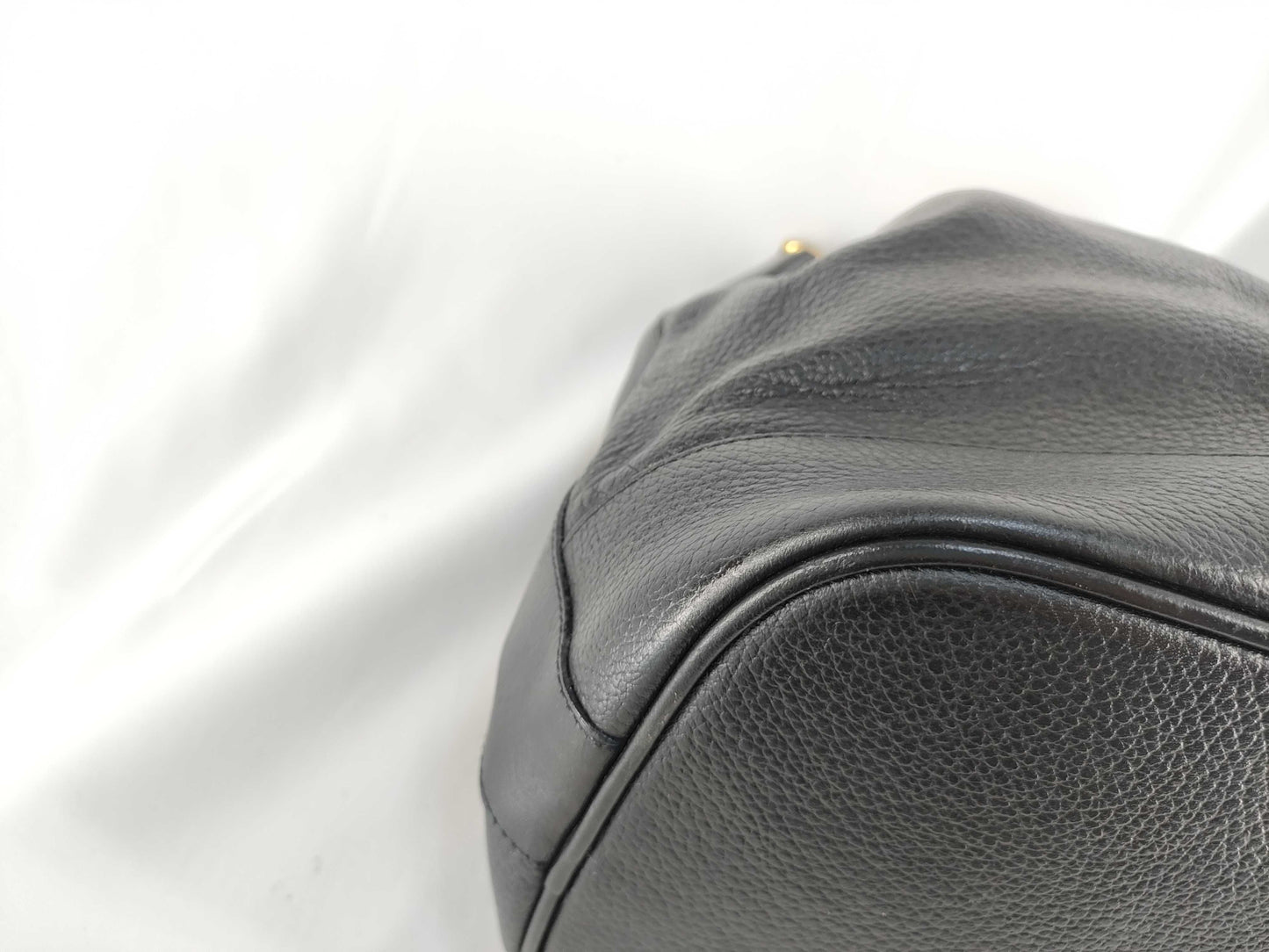 BURBERRY Drawstring Leather Shoulder Bag