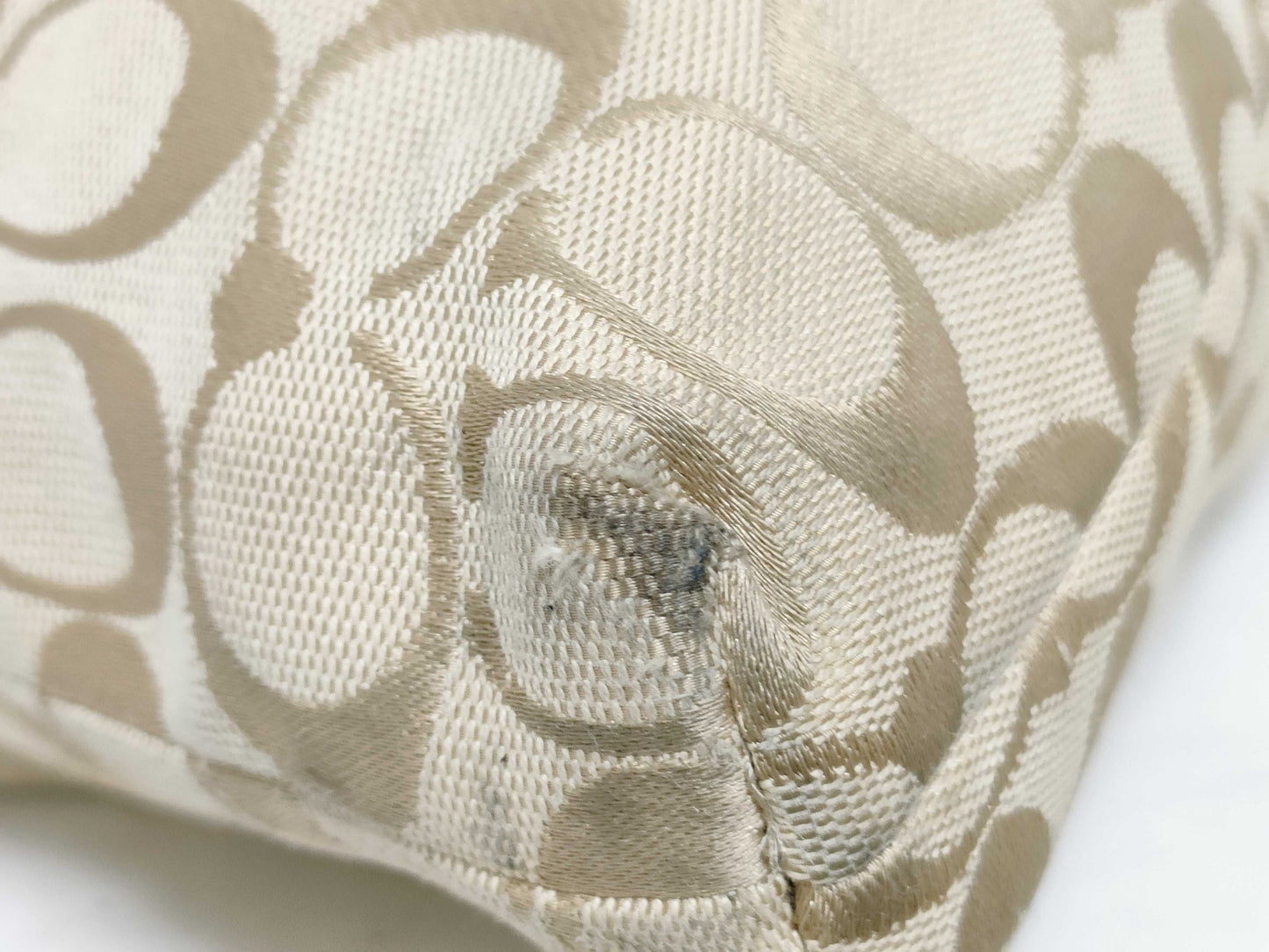 COACH Signature Shoulder Bag in Pink