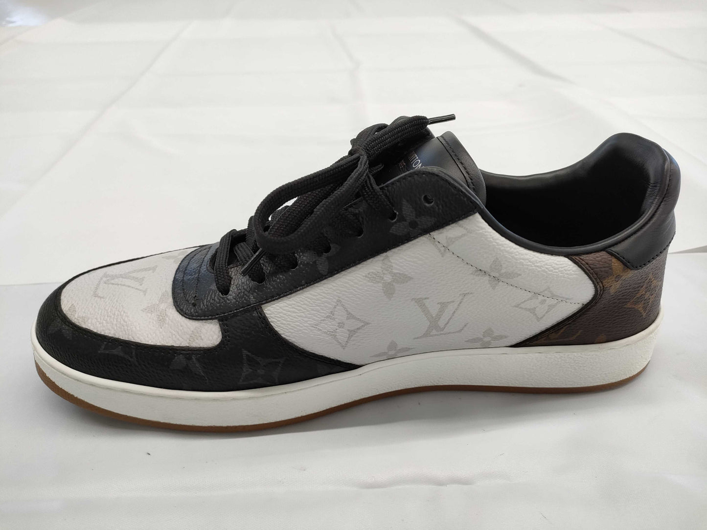 LOUIS VUITTON LOUIS VUITTON Men's Rivoli Monogram Sneakers Size 7 1/2