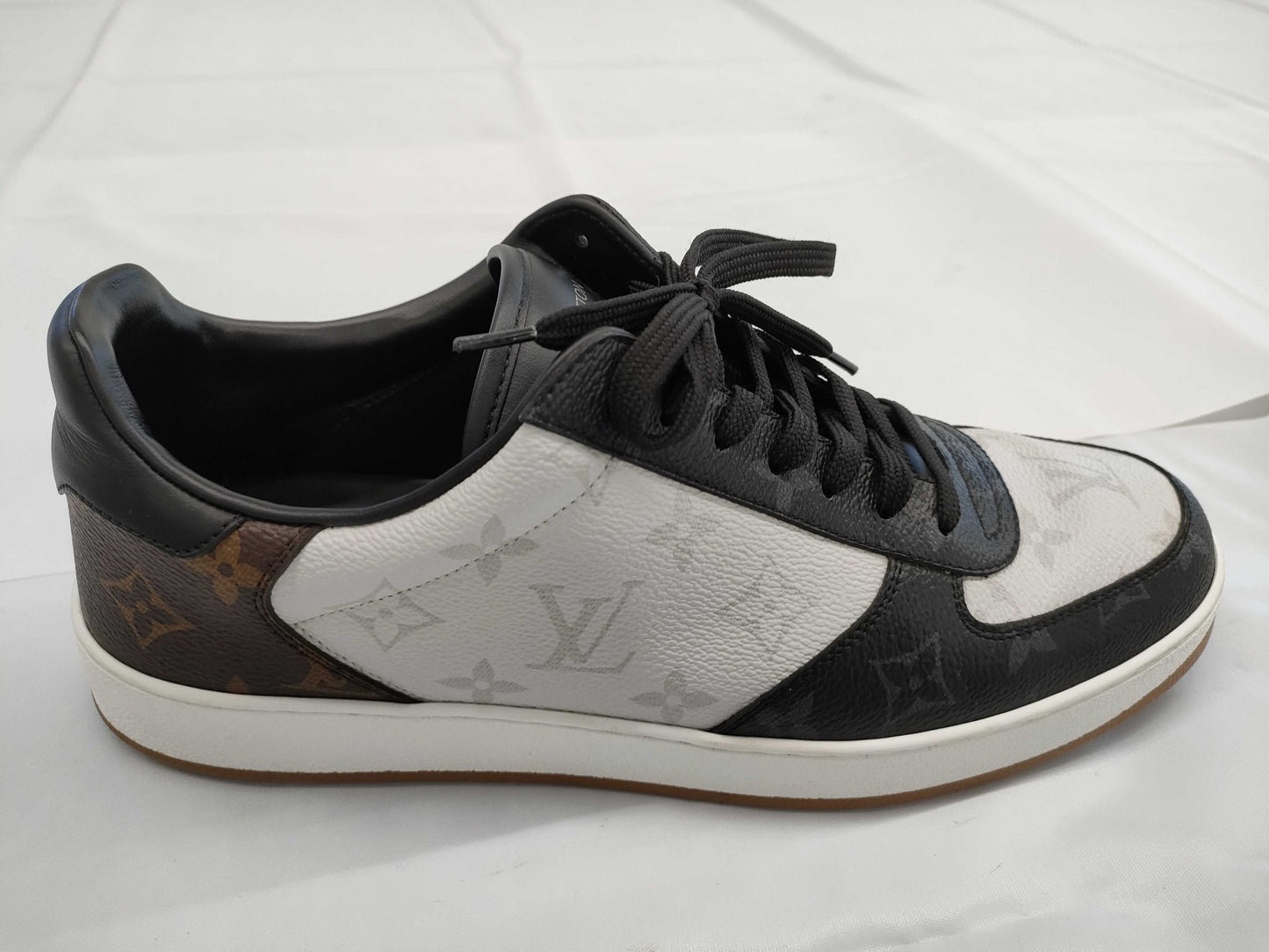 LOUIS VUITTON LOUIS VUITTON Men's Rivoli Monogram Sneakers Size 7 1/2
