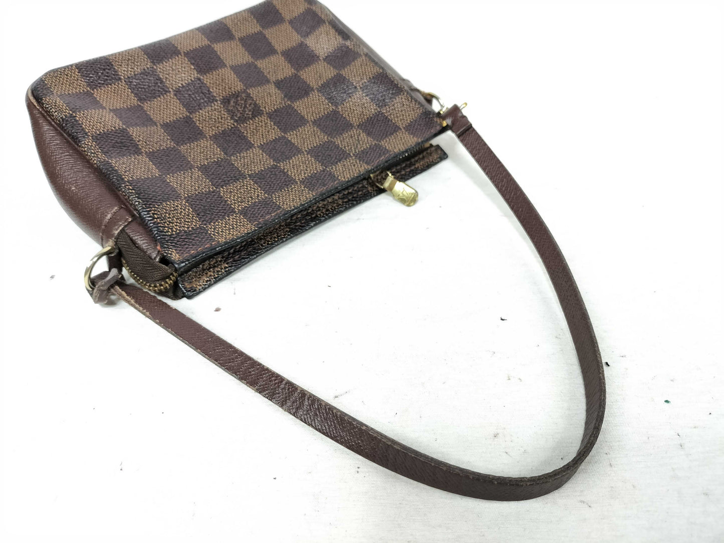 LOUIS VUITTON N5198 Damier LV Shoulder Bag