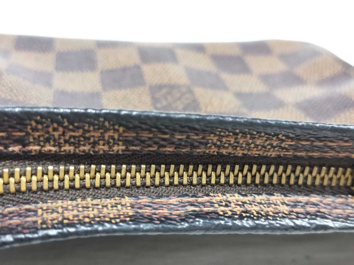 LOUIS VUITTON N5198 Damier LV Shoulder Bag