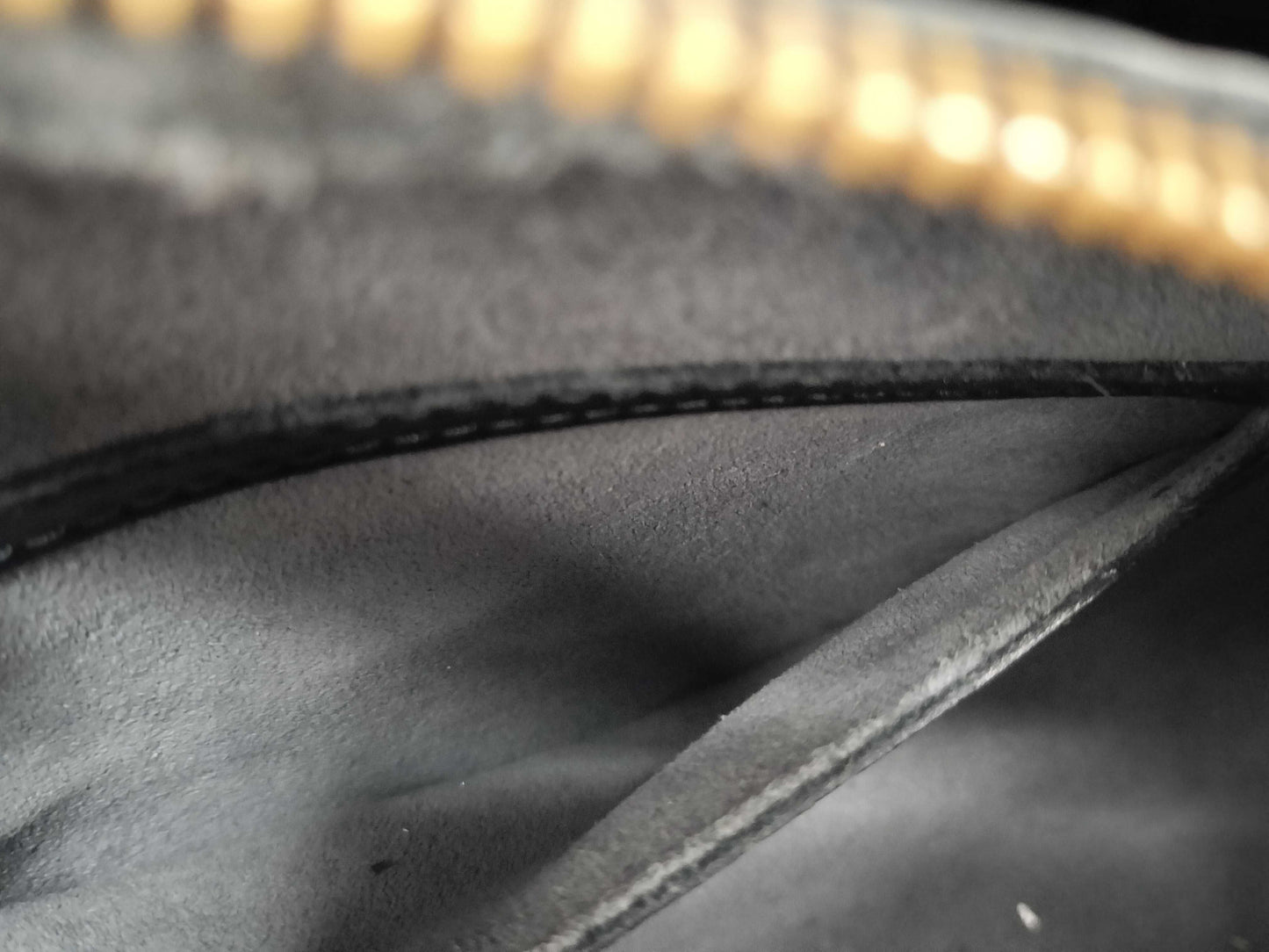 LOUIS VUITTON M52222 Epi LV Shoulder Bag