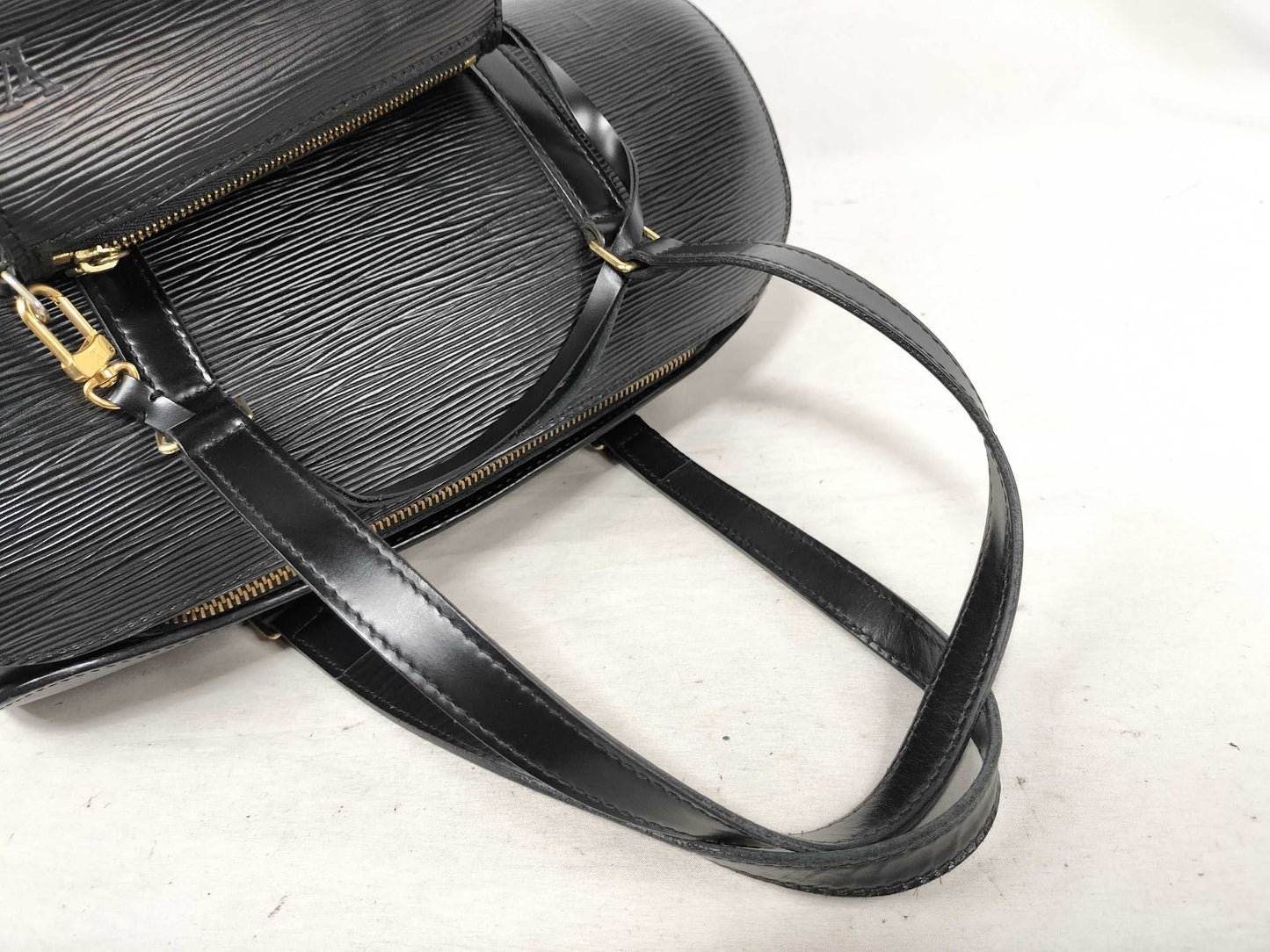 LOUIS VUITTON M52222 Epi LV Shoulder Bag