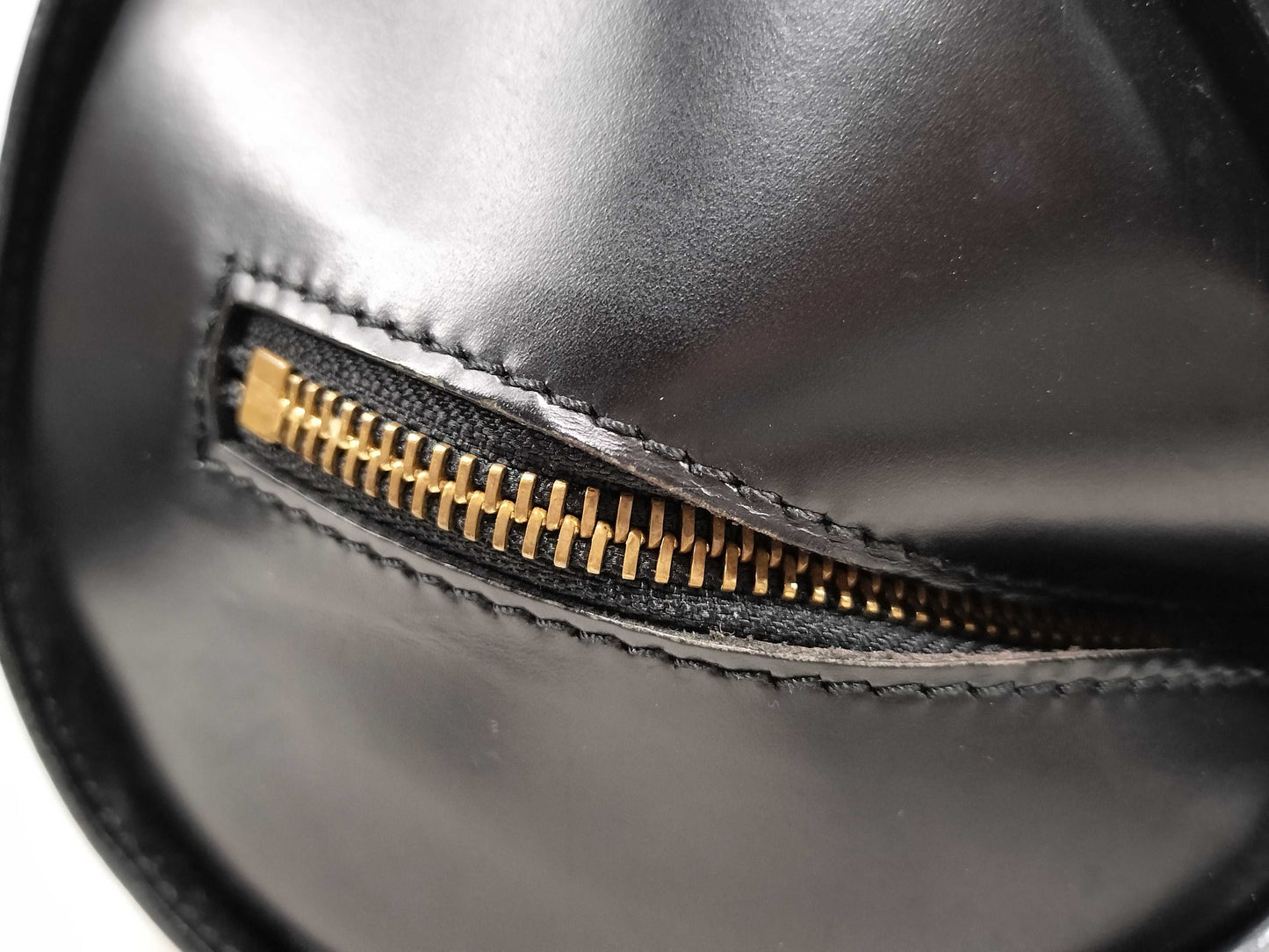 LOUIS VUITTON M52222 Epi LV Shoulder Bag