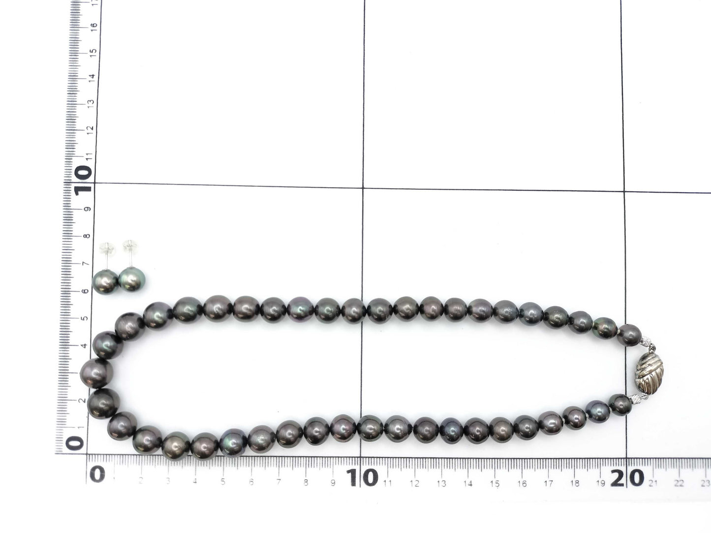 Semi-round pearl diameter approx. 8.0-10.9mm, SV 52.3g / Pearl diameter approx. 9.0mm*2, PT900 2.4g Other small items
